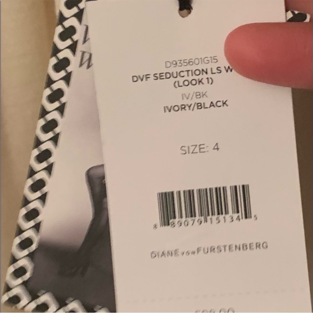 Diane von Furstenbeng Kendall Jenner Seduction Wrap dress - Picture 9 of 14